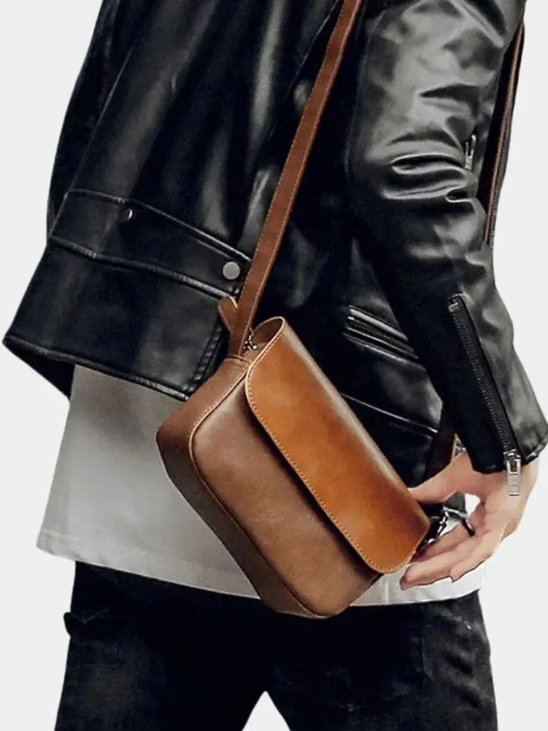 Jeppe | essentielle Umhängetasche